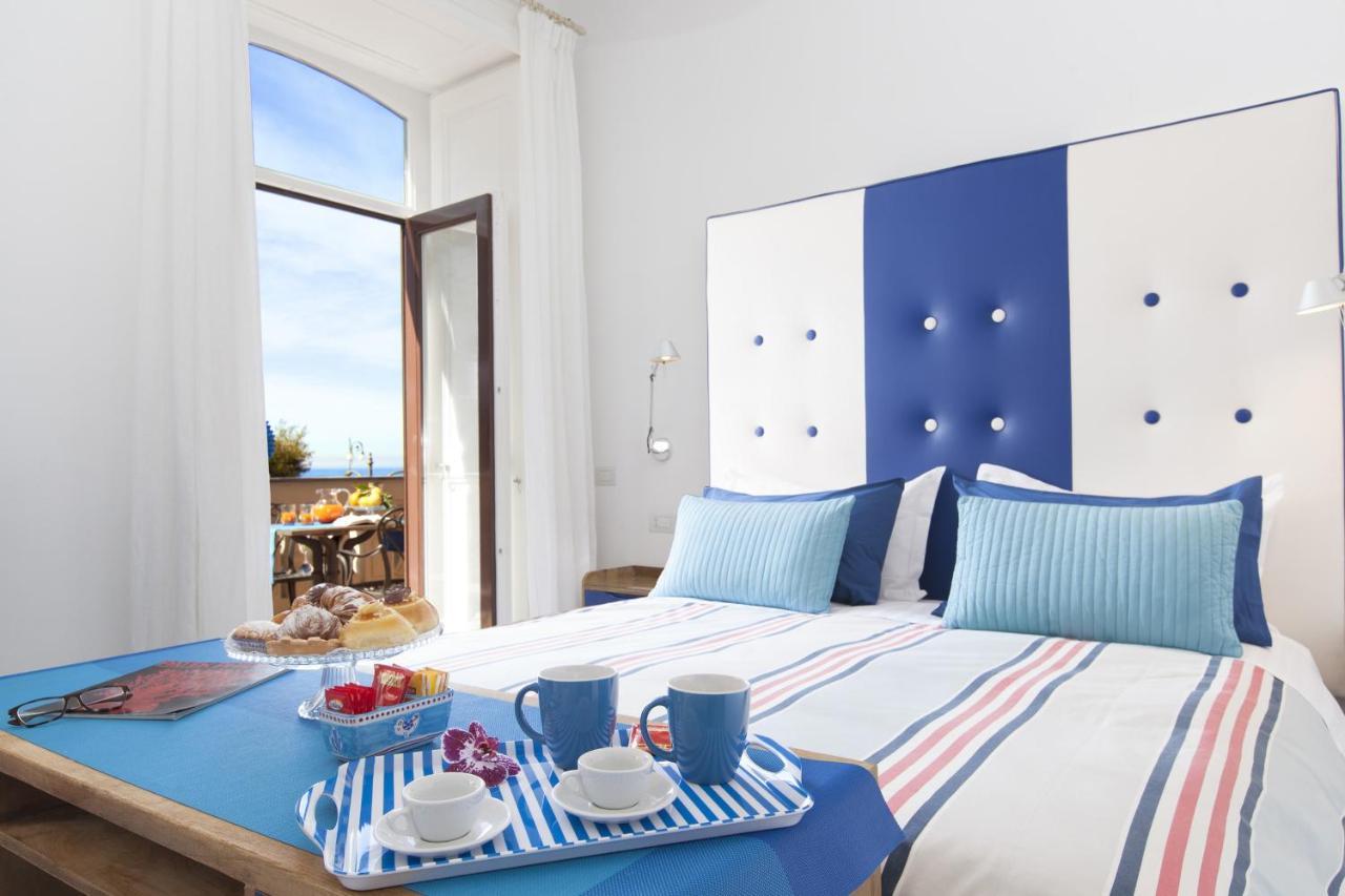 Amore Rentals - La Terrazza Sul Porto Sorrento Bagian luar foto